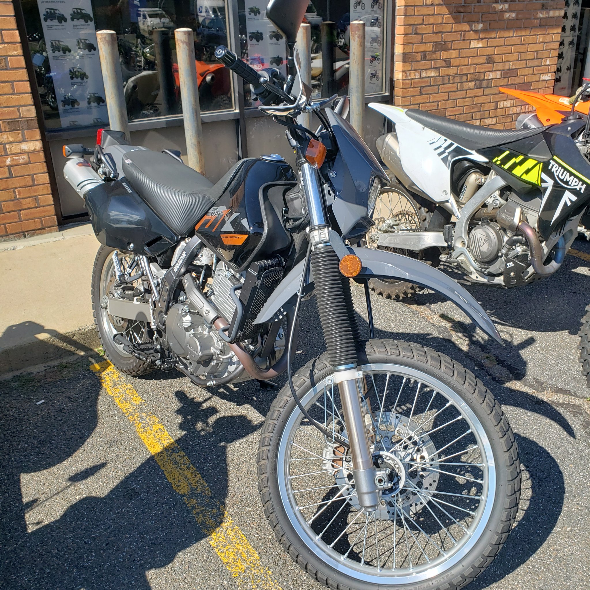 2024 Suzuki DR650S 1