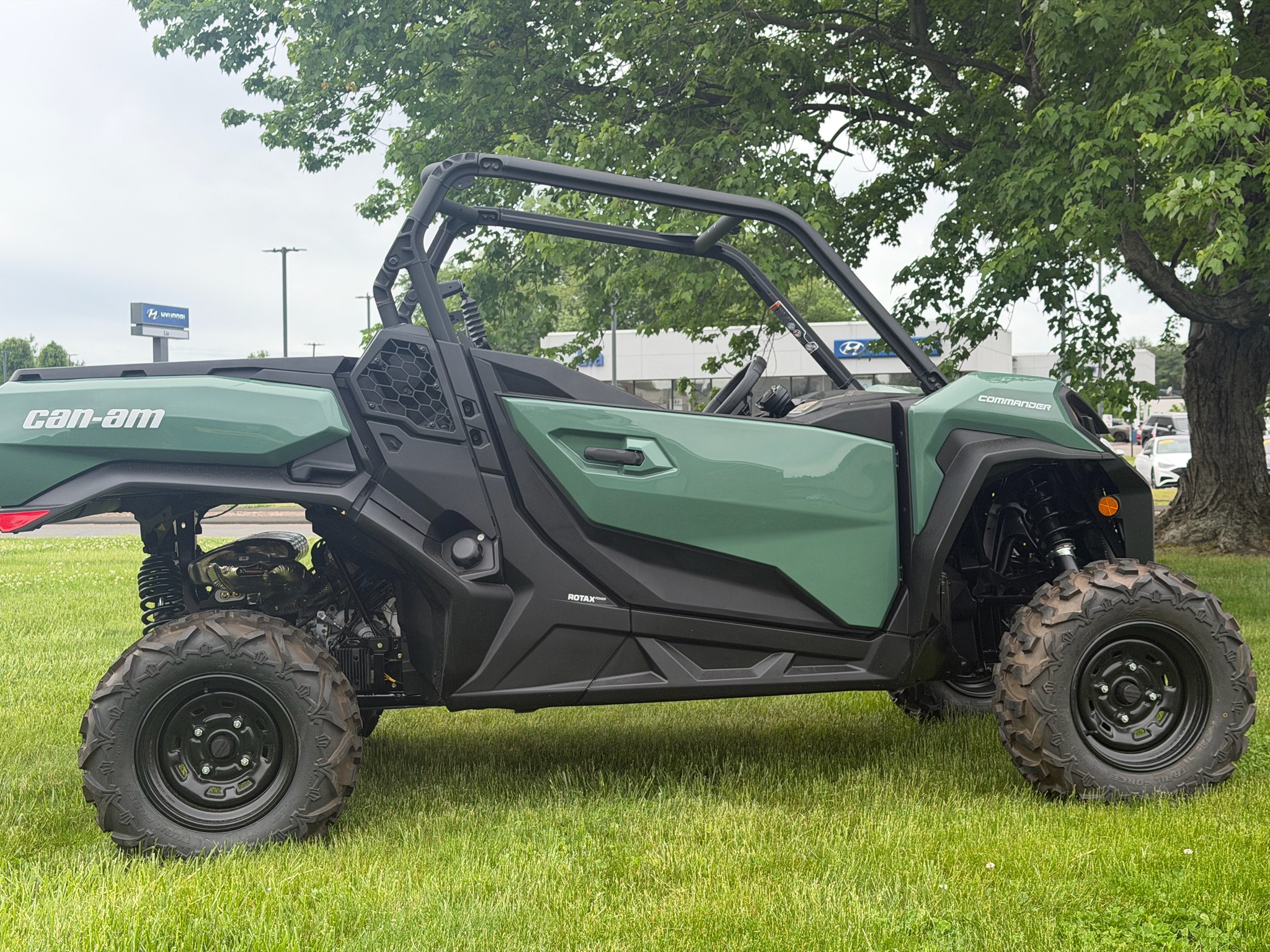 2026 Can-Am™ Commander DPS 700 5