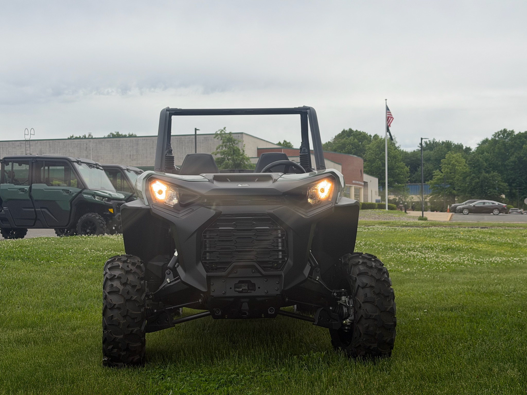 2026 Can-Am™ Commander DPS 700 7