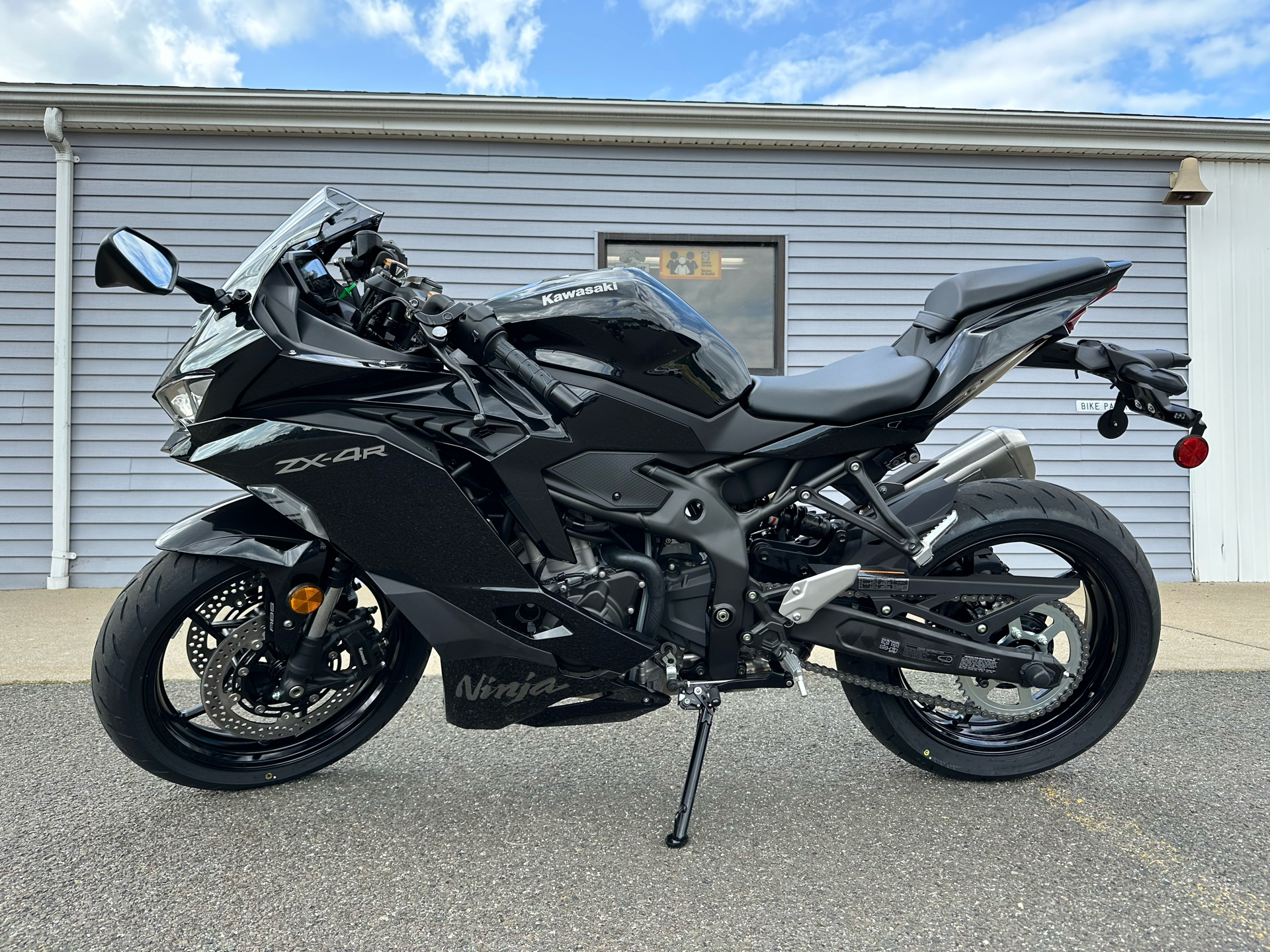 2024 Kawasaki Ninja ZX-4R ABS in Enfield, Connecticut - Photo 2