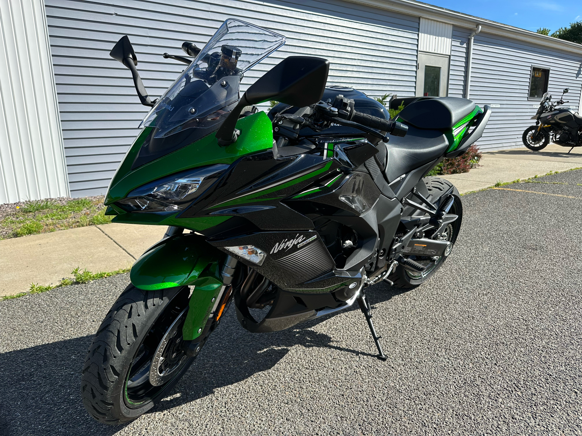 2023 Kawasaki Ninja 1000SX in Enfield, Connecticut - Photo 2