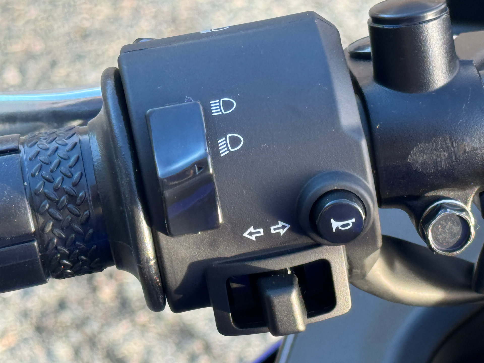 2025 Yamaha YZF-R3 in Enfield, Connecticut - Photo 10