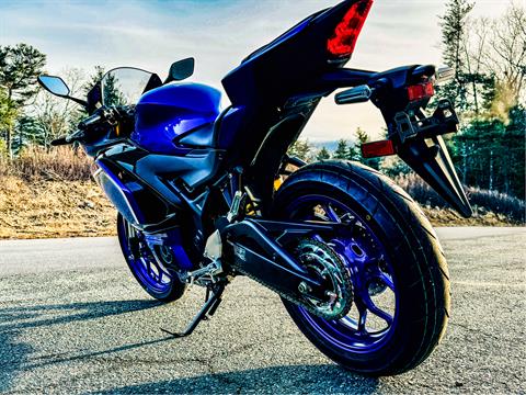2025 Yamaha YZF-R3 in Enfield, Connecticut - Photo 14
