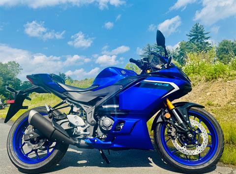 2025 Yamaha YZF-R3 in Enfield, Connecticut