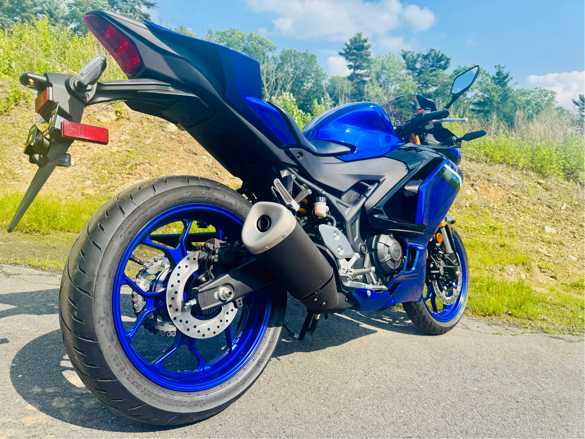 2025 Yamaha YZF-R3 in Enfield, Connecticut - Photo 5