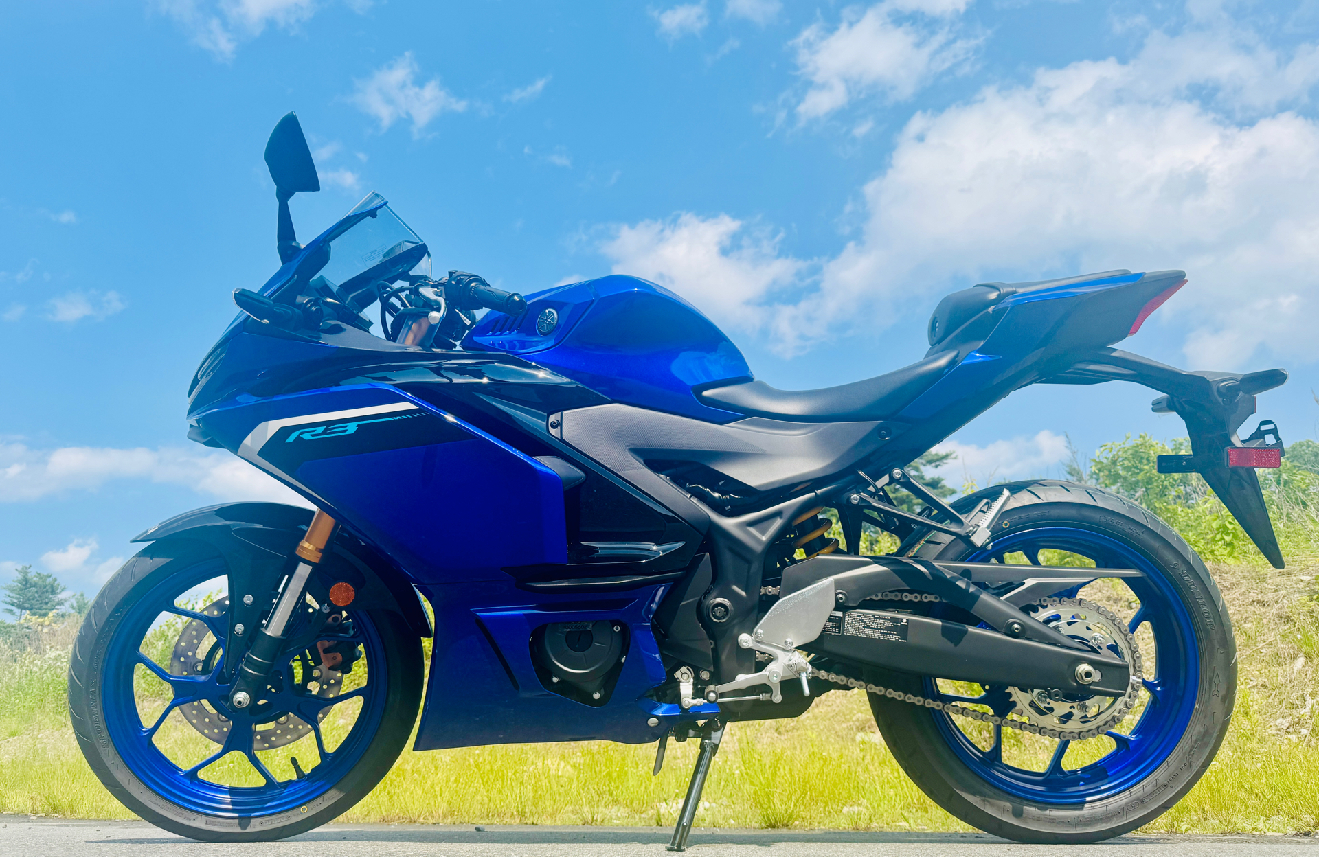 2025 Yamaha YZF-R3 in Enfield, Connecticut - Photo 3