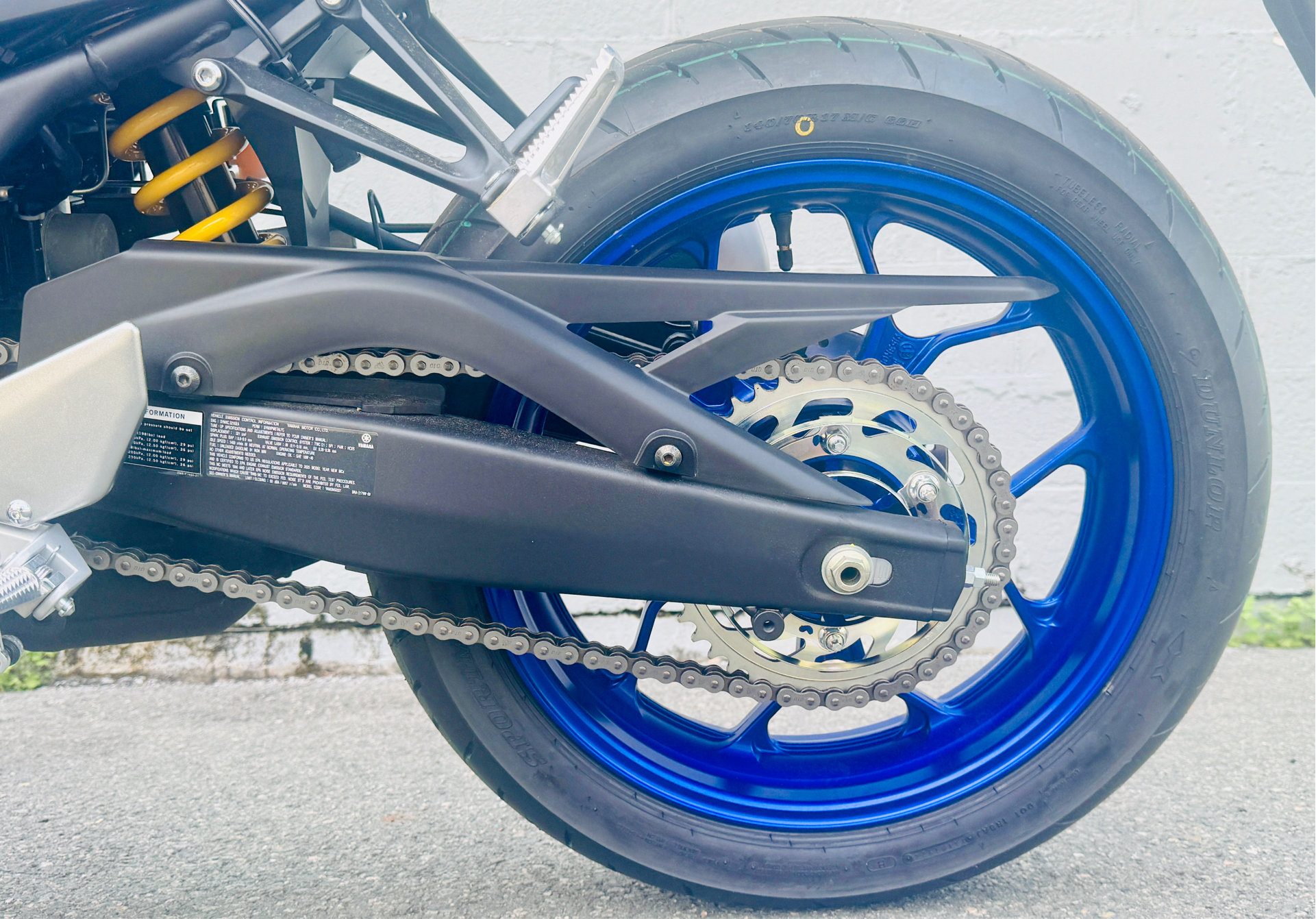 2025 Yamaha YZF-R3 in Enfield, Connecticut - Photo 10