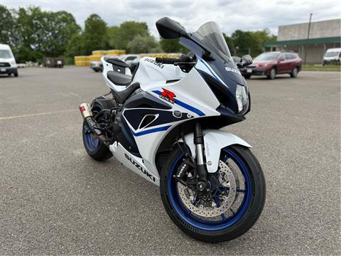 2023 Suzuki GSX-R1000 in Enfield, Connecticut - Photo 9