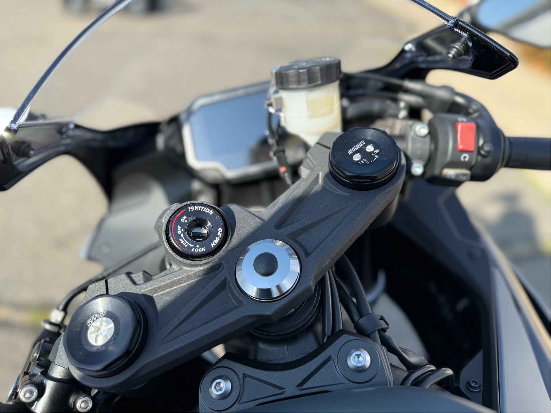 2025 Kawasaki Ninja ZX-6R in Enfield, Connecticut - Photo 2