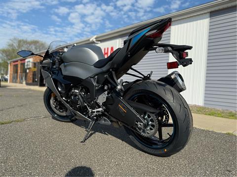 2025 Kawasaki Ninja ZX-6R in Enfield, Connecticut - Photo 3