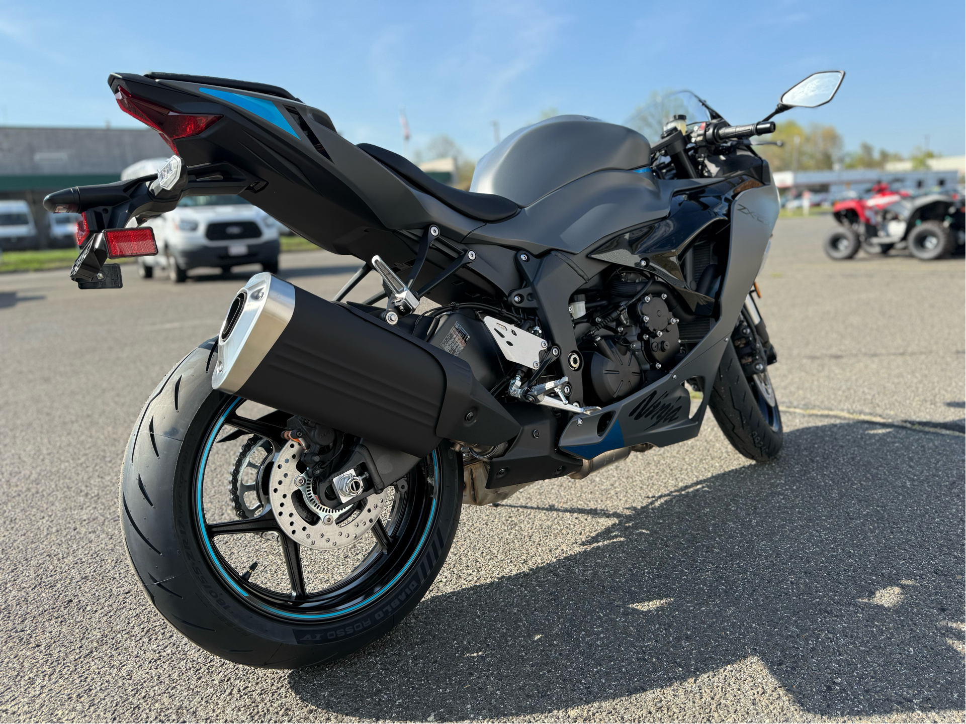 2025 Kawasaki Ninja ZX-6R in Enfield, Connecticut - Photo 5