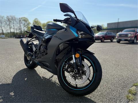 2025 Kawasaki Ninja ZX-6R in Enfield, Connecticut - Photo 7