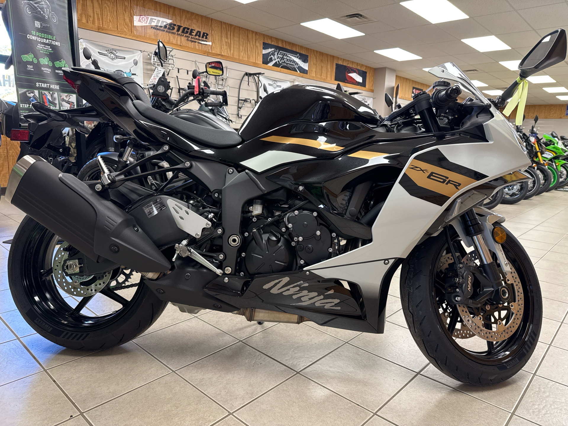 New 2026 Kawasaki NINJA ZX-6R ABS Pearl Robotic White / Metallic