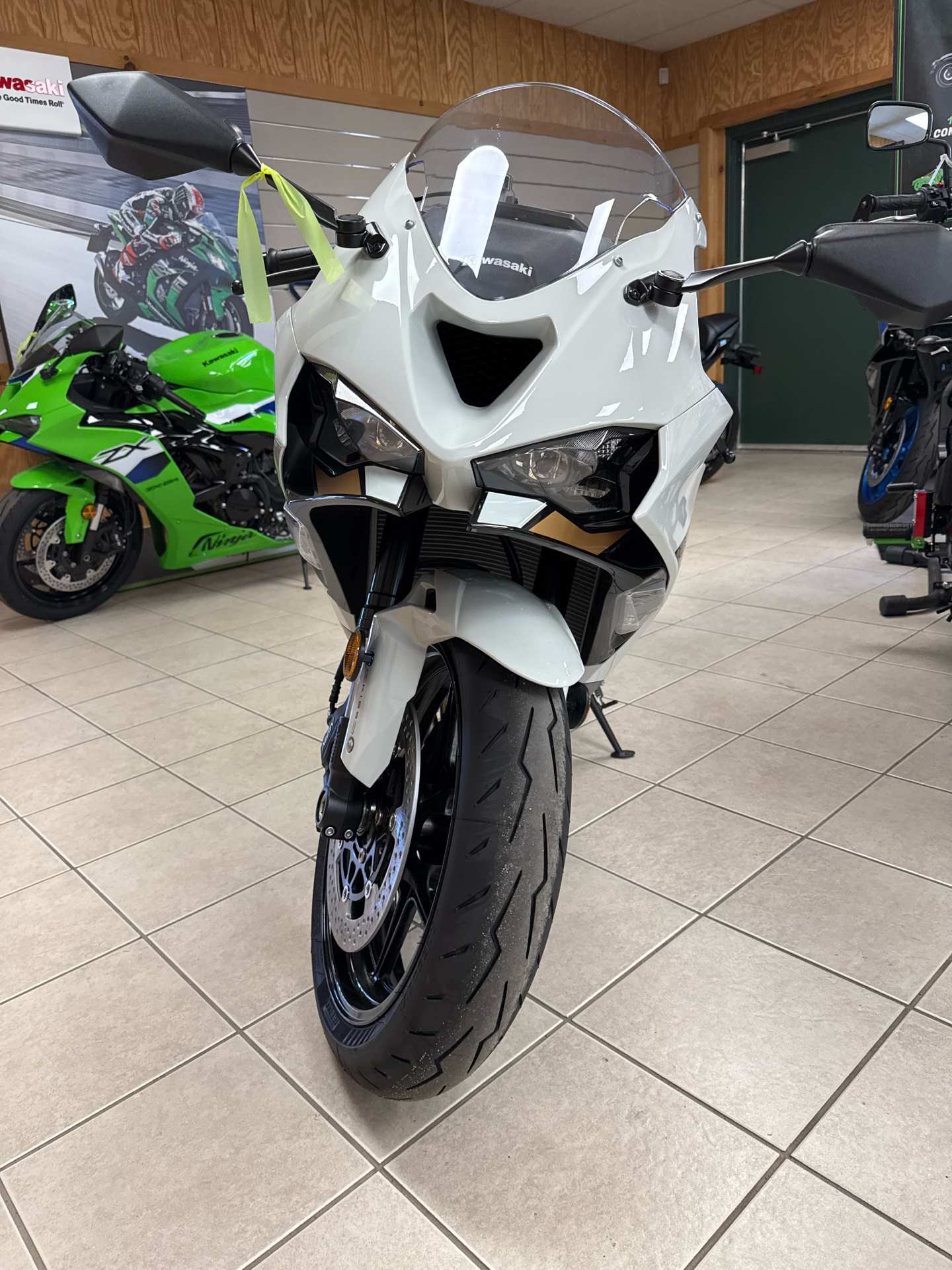 New 2026 Kawasaki NINJA ZX-6R ABS Pearl Robotic White / Metallic