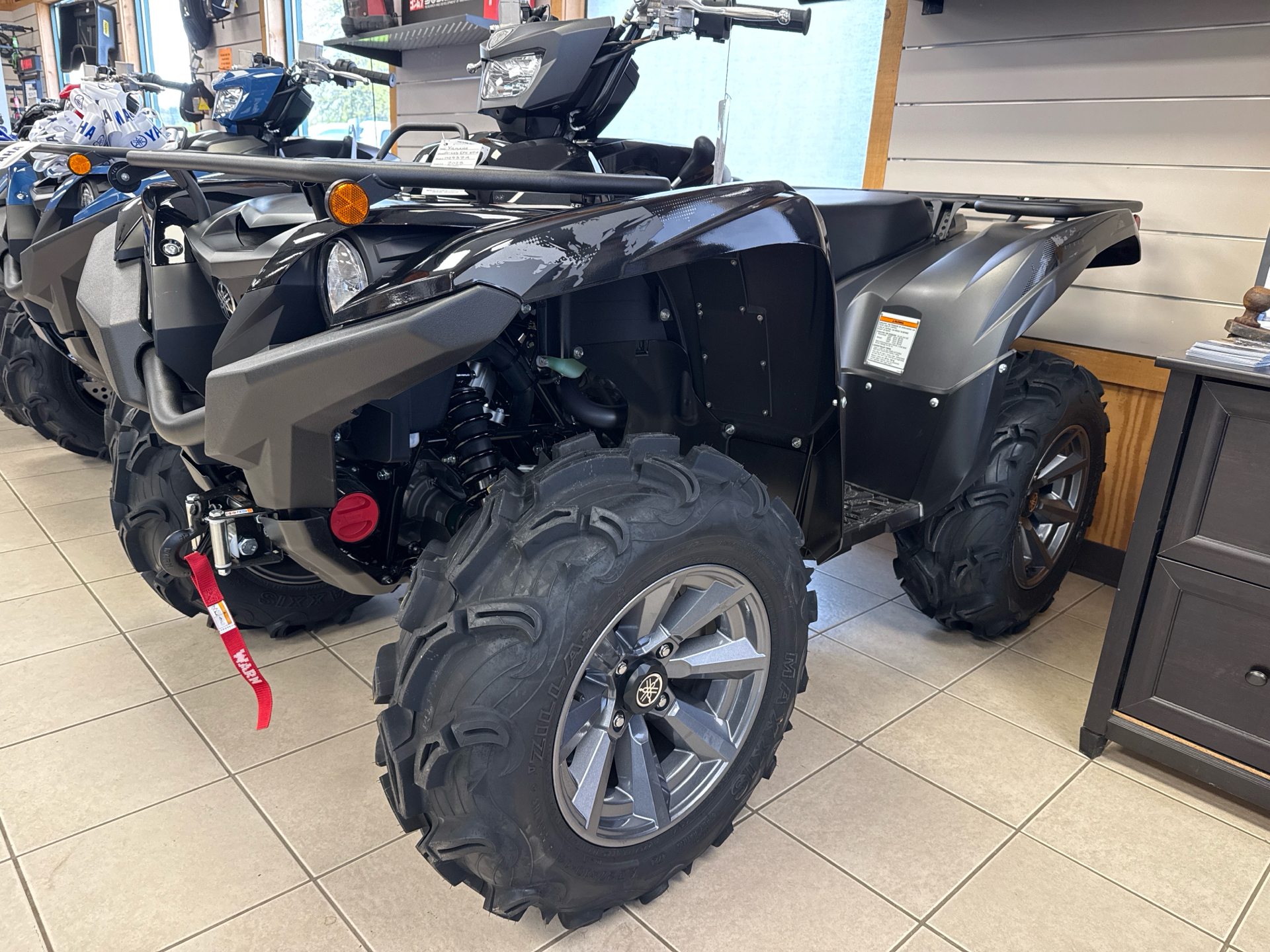 2025 Yamaha Grizzly EPS XT-R in Topsham, Maine - Photo 2