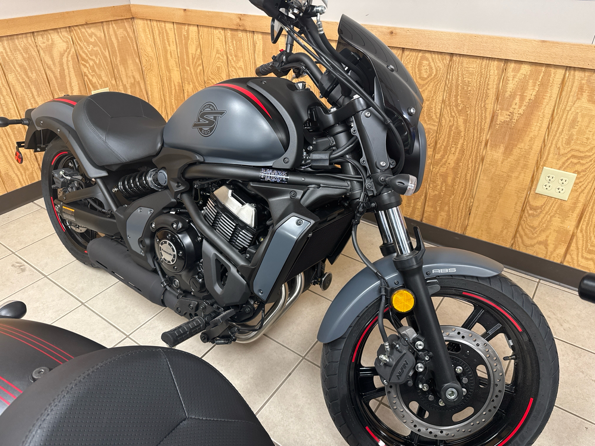 2024 Kawasaki Vulcan S Cafe ABS in Topsham, Maine - Photo 3