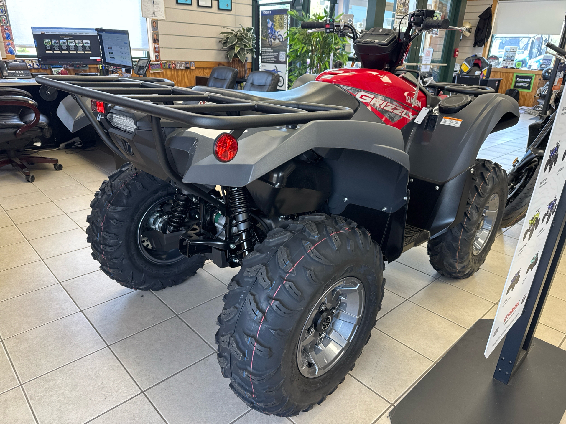 2025 Yamaha Grizzly EPS in Topsham, Maine - Photo 6