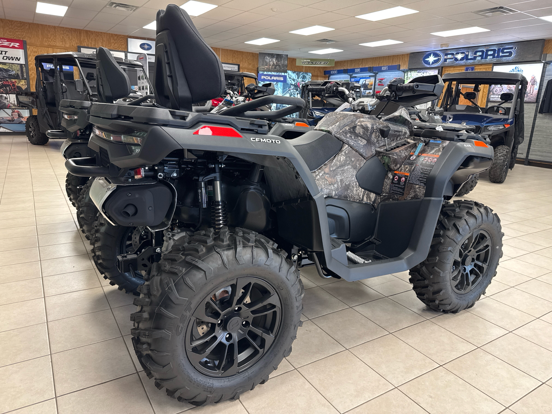 2025 CFMOTO CForce 1000 Touring in Topsham, Maine - Photo 3