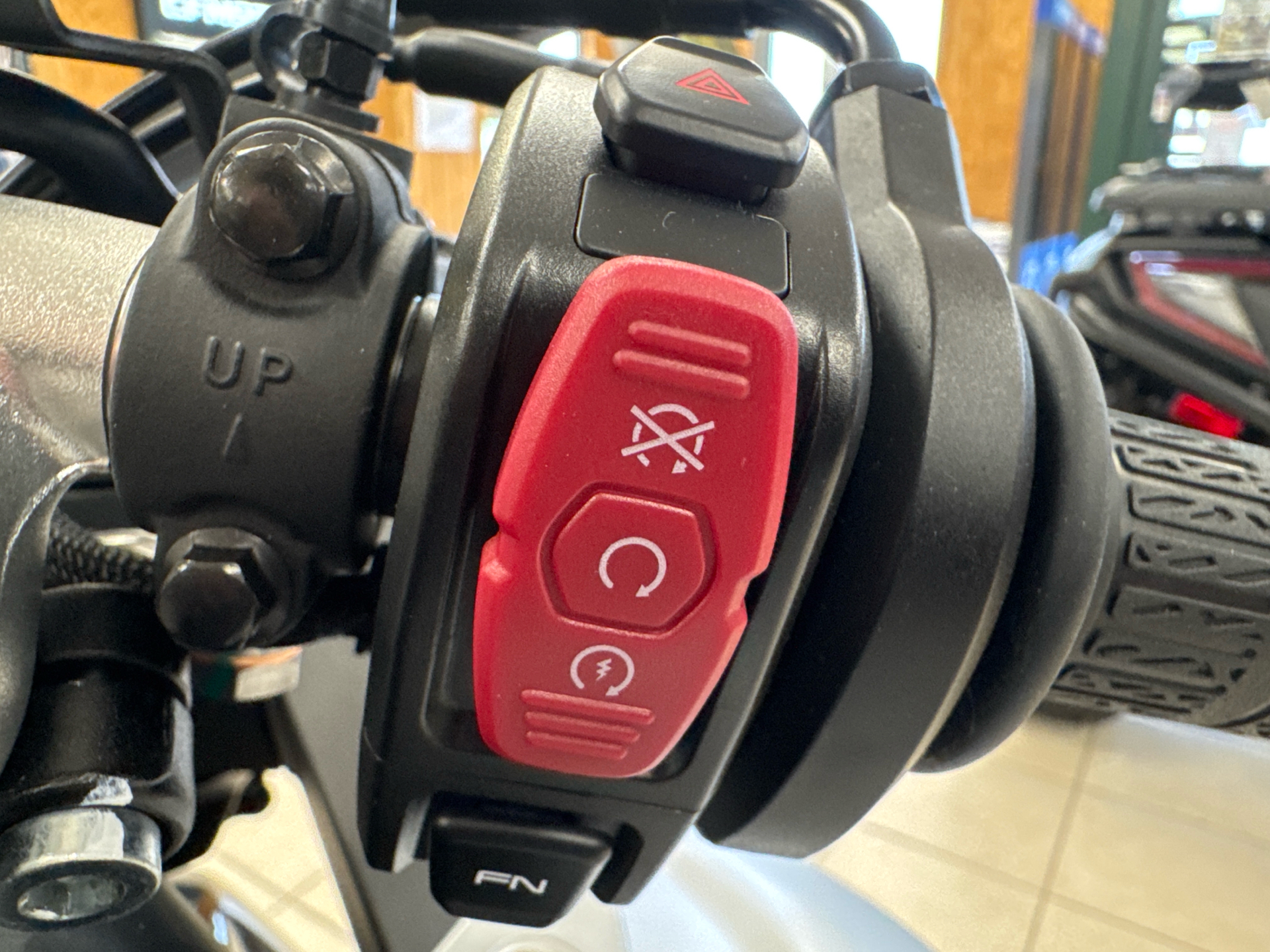 2025 CFMOTO 675SS in Topsham, Maine - Photo 13