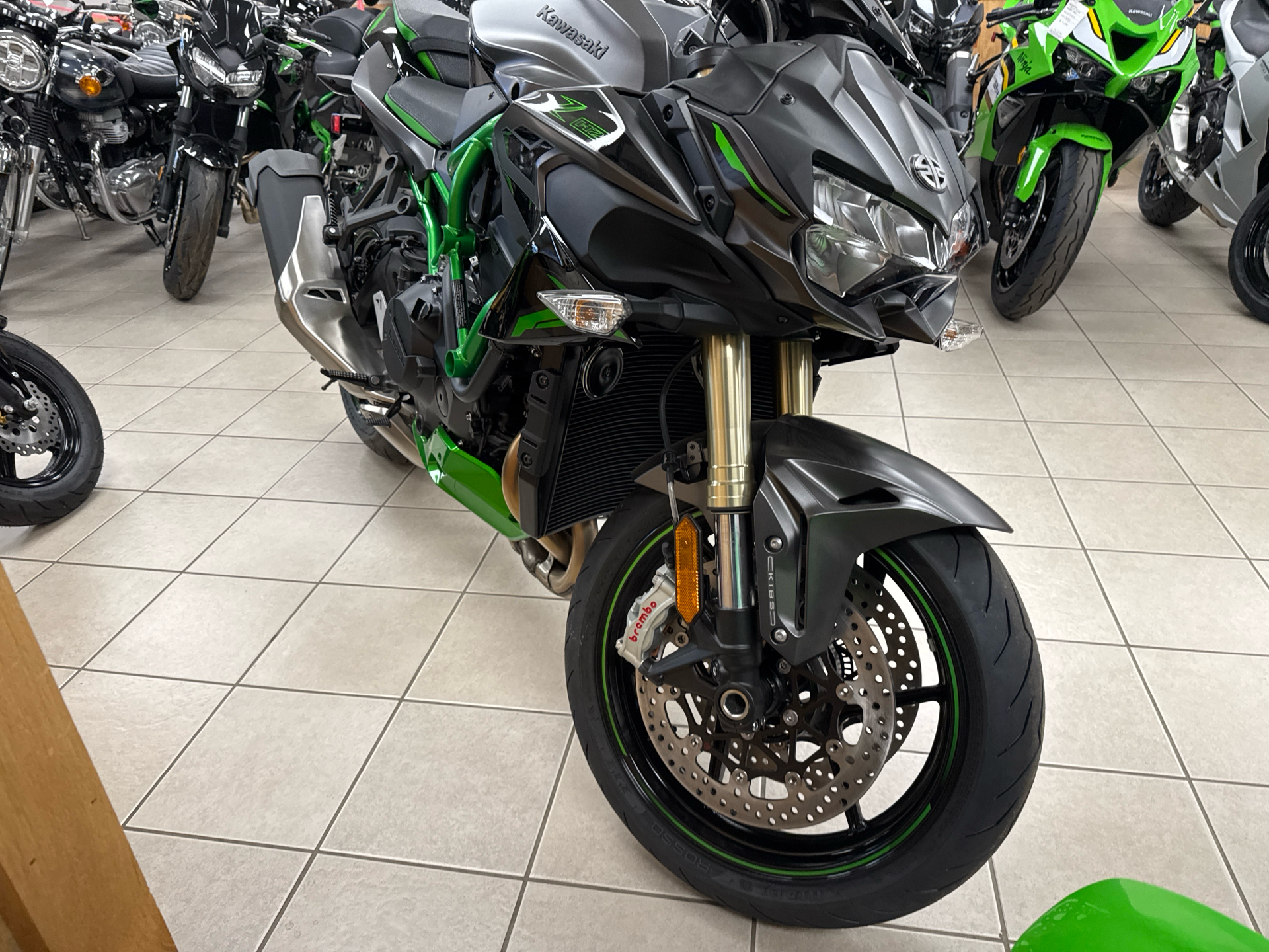 2025 Kawasaki Z H2 SE ABS in Topsham, Maine - Photo 4