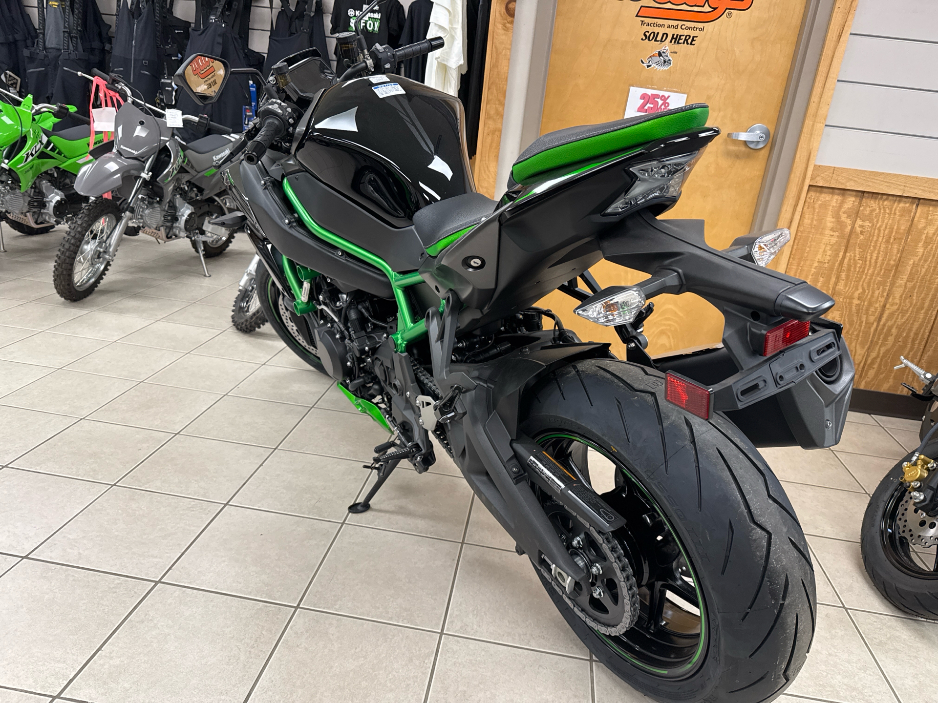 2025 Kawasaki Z H2 SE ABS in Topsham, Maine - Photo 6
