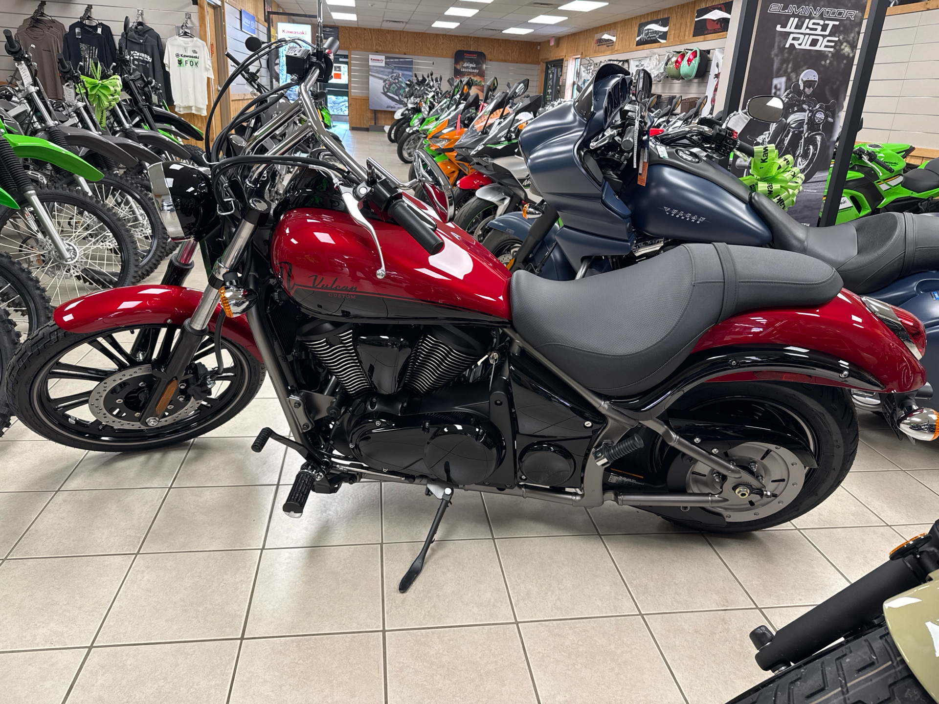 2025 Kawasaki Vulcan 900 Custom in Topsham, Maine - Photo 4