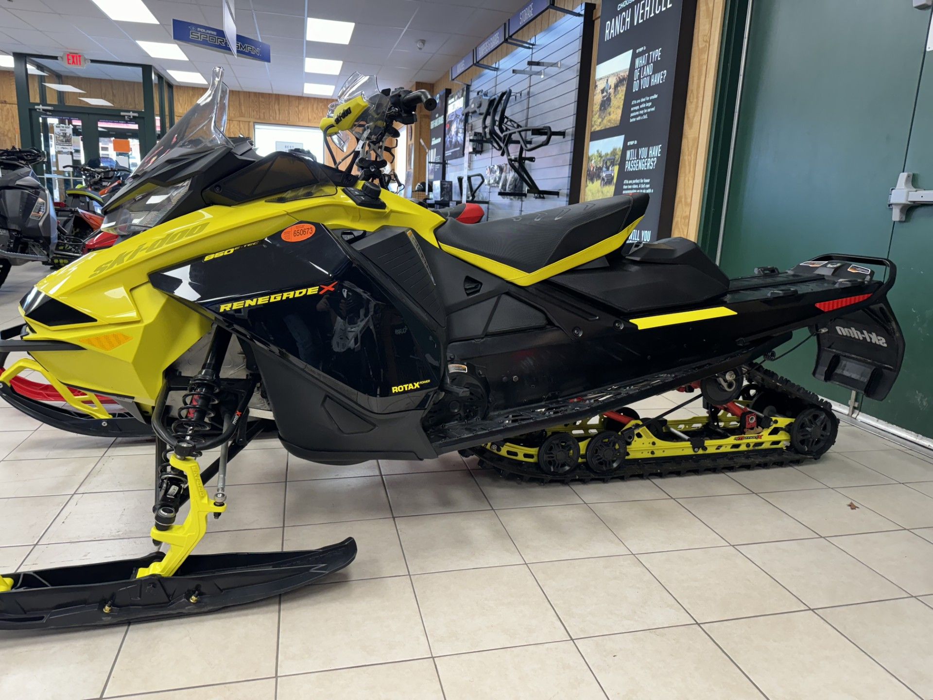 2022 Ski-Doo Renegade X® 850 E-TEC® in Topsham, Maine - Photo 2