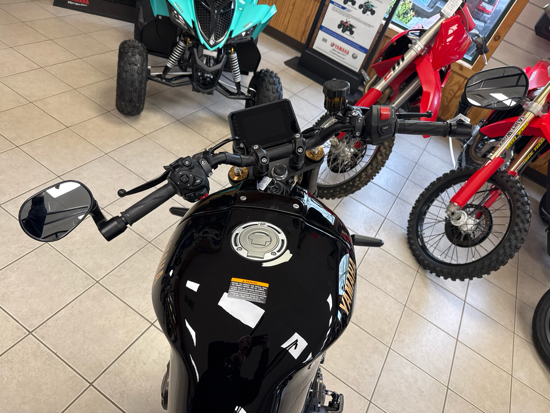 2025 Yamaha XSR900 in Topsham, Maine - Photo 6