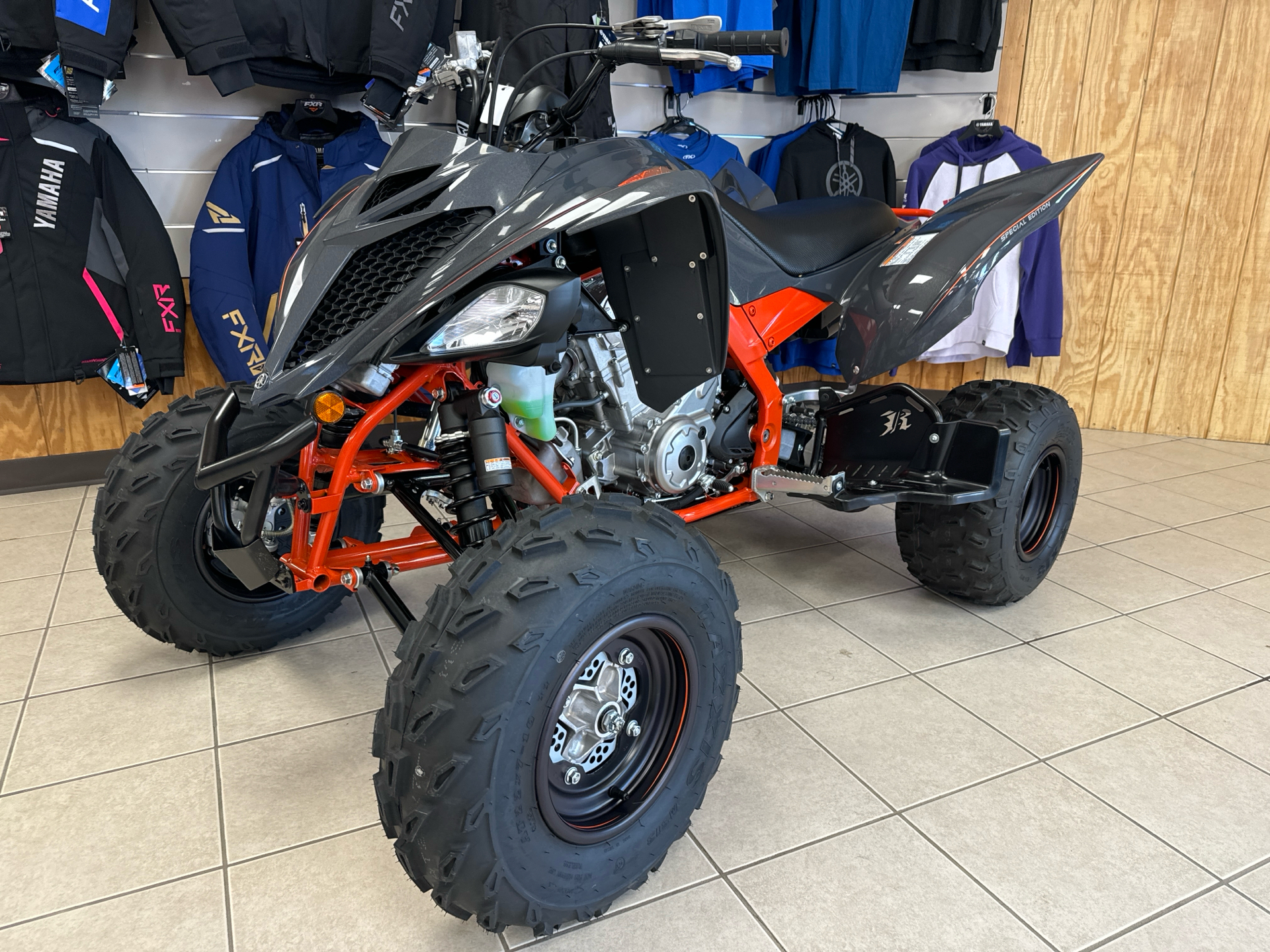2024 Yamaha Raptor 700R SE in Topsham, Maine - Photo 2