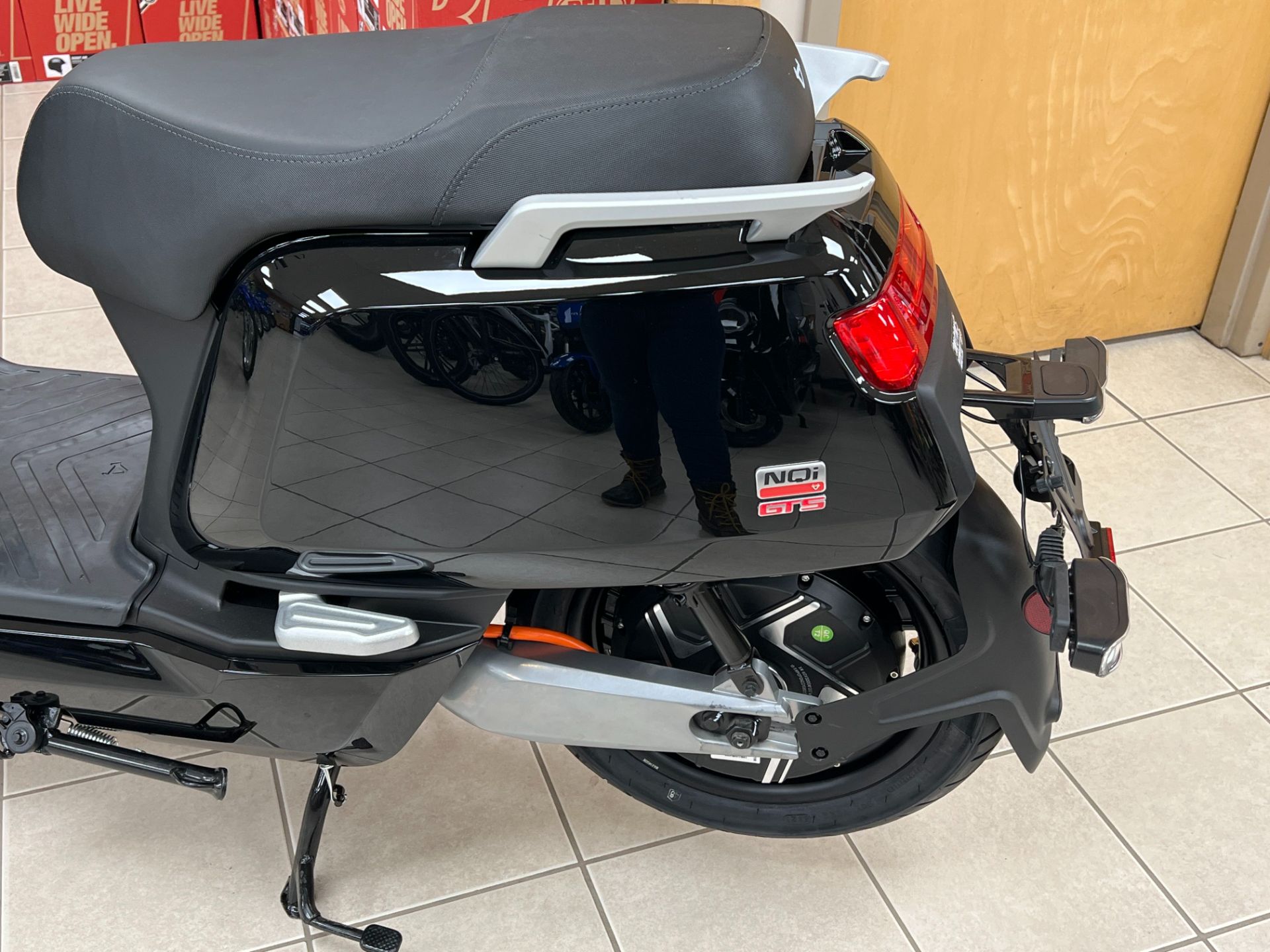 2022 NIU NQi GTS Standard Range in Topsham, Maine - Photo 2