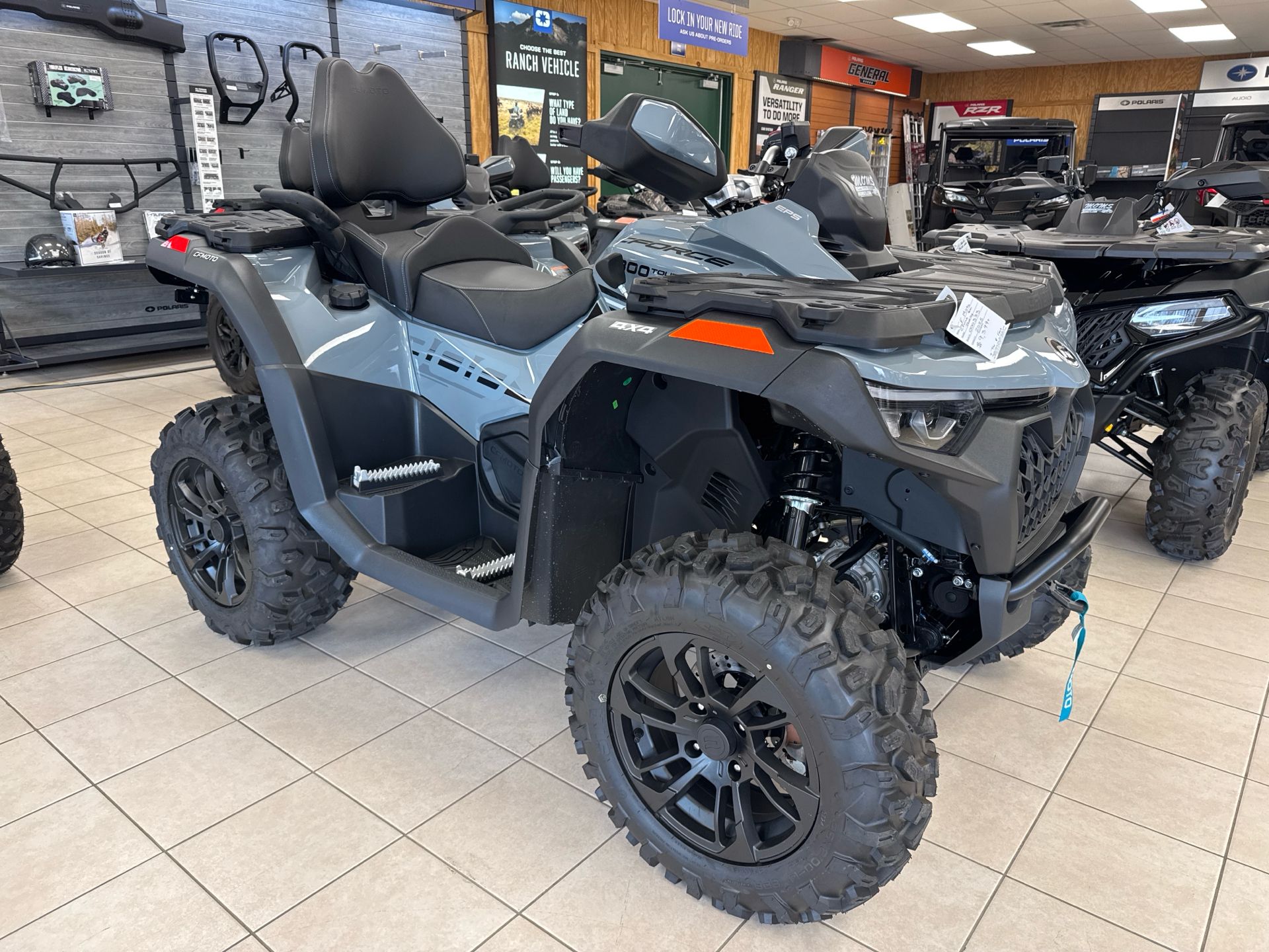2025 CFMOTO CForce 800 Touring in Topsham, Maine - Photo 2