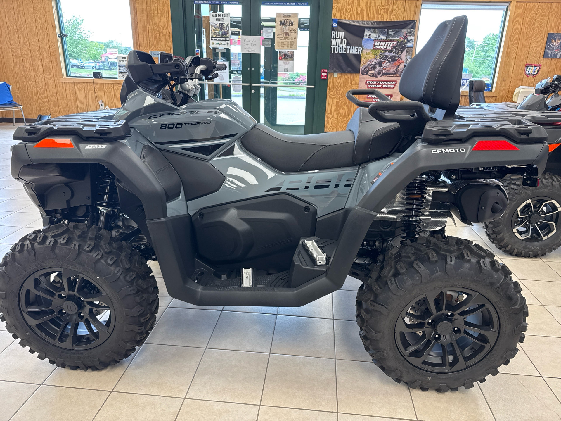 2025 CFMOTO CForce 800 Touring in Topsham, Maine - Photo 4