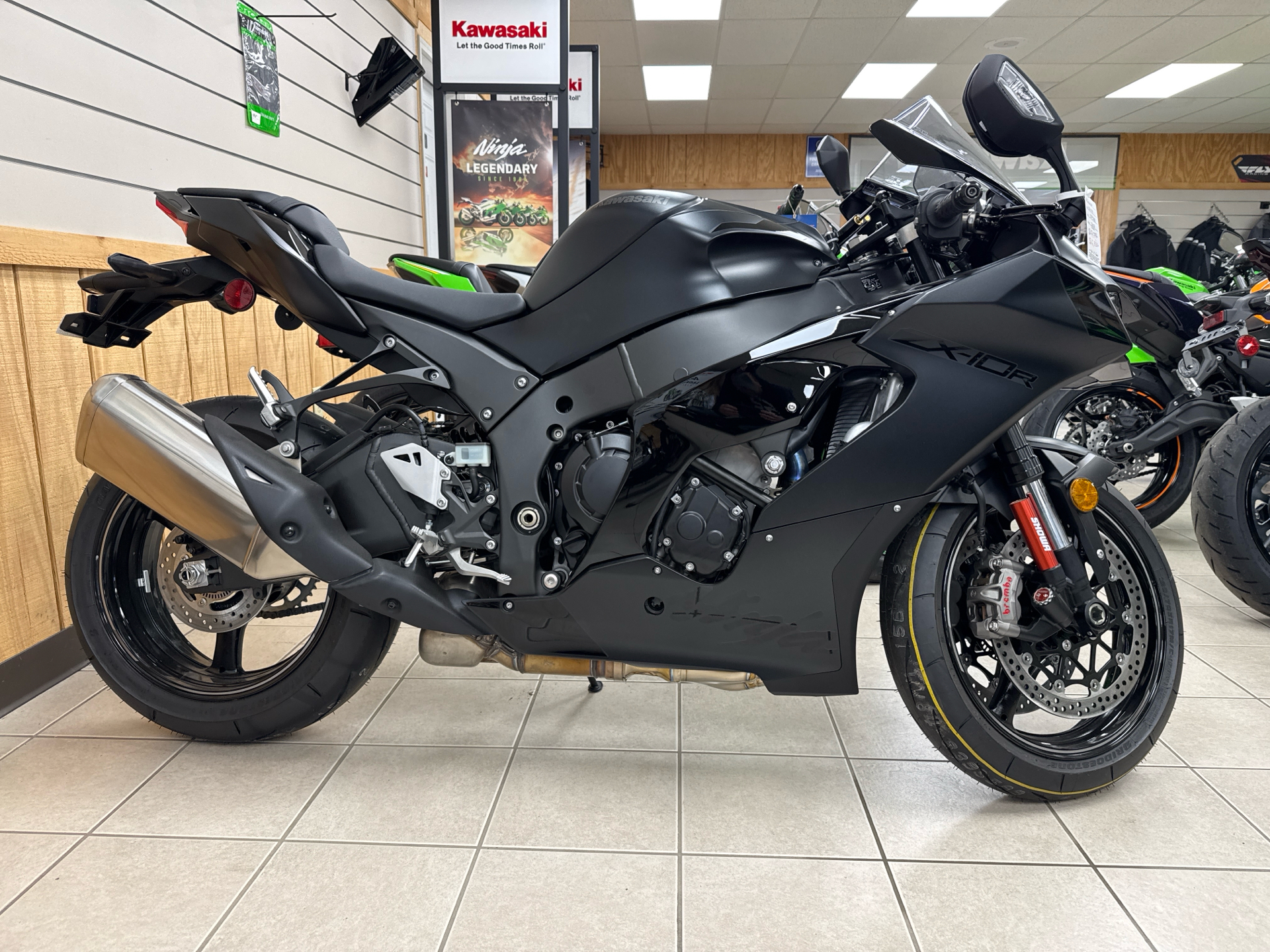 New 2025 Kawasaki Ninja ZX-10R Metallic Flat Spark Black / Ebony