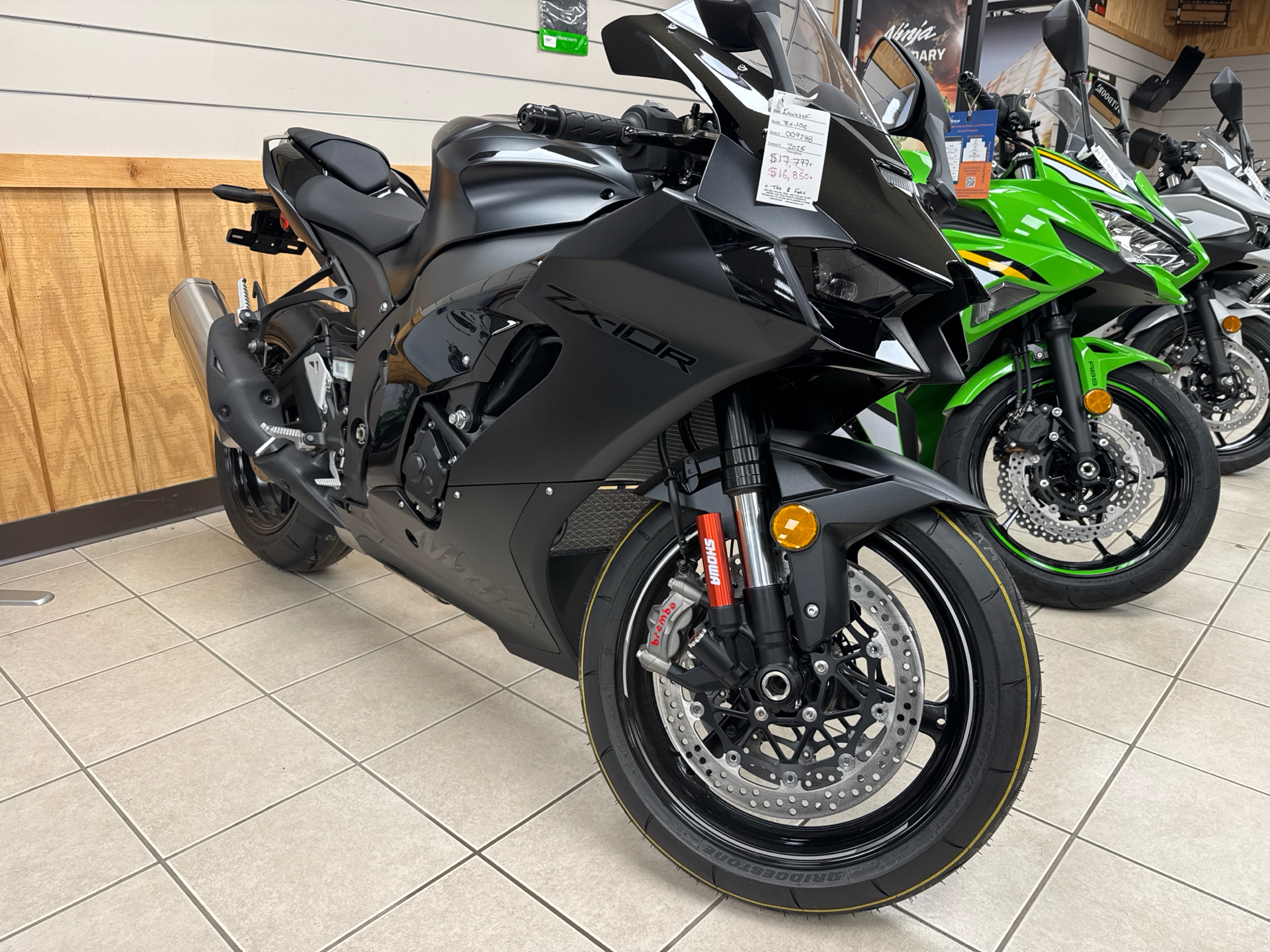 New 2025 Kawasaki Ninja ZX-10R Metallic Flat Spark Black / Ebony