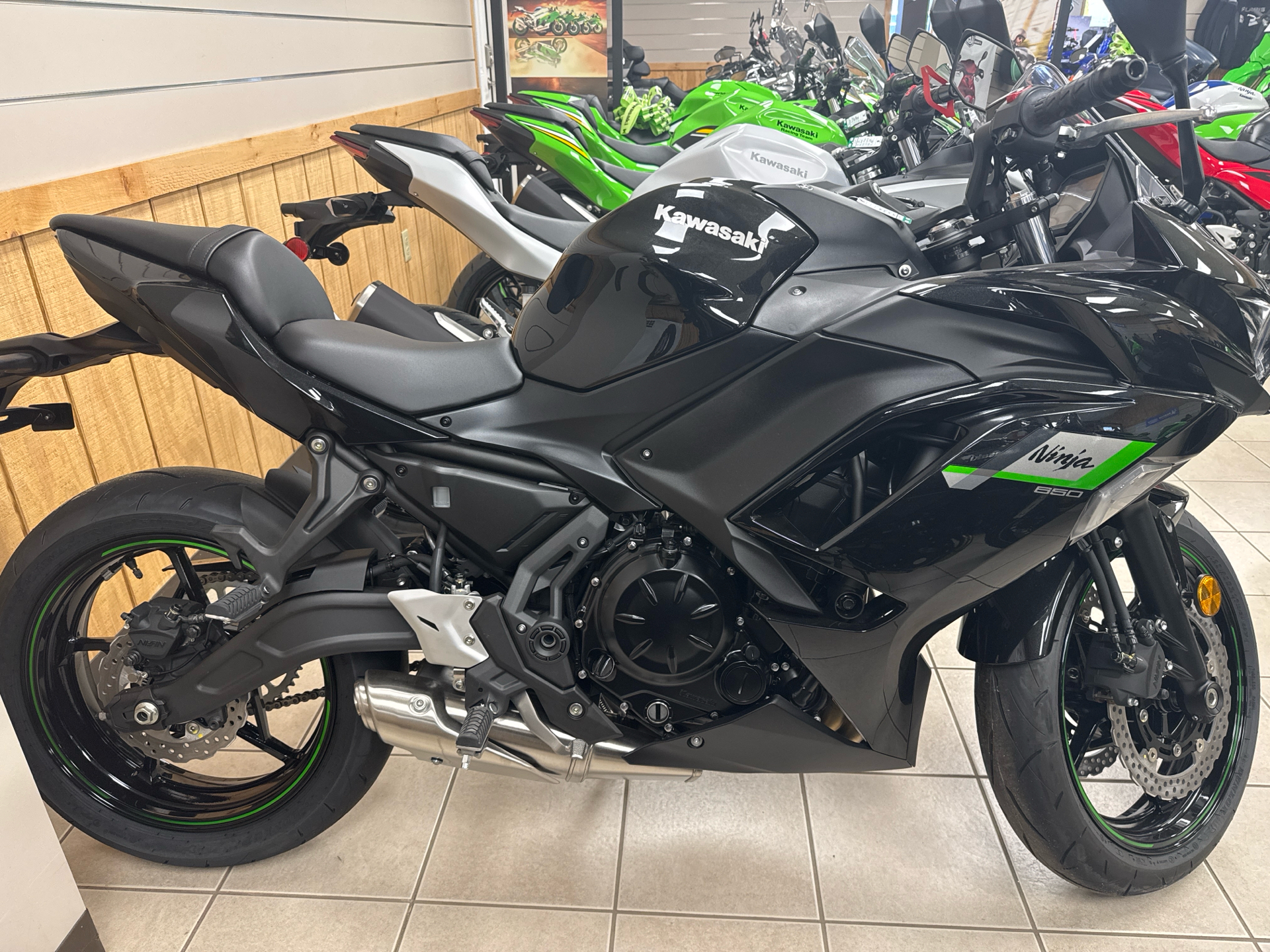 2025 Kawasaki Ninja 650 in Topsham, Maine - Photo 4