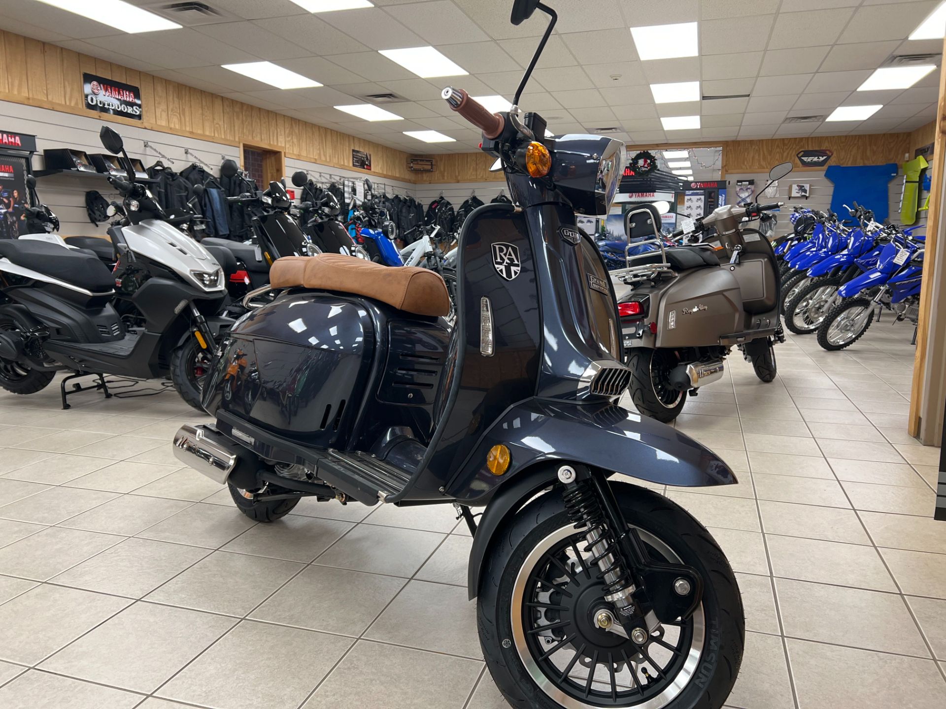 2023 Royal Alloy Grand Tourer 150 in Topsham, Maine - Photo 2