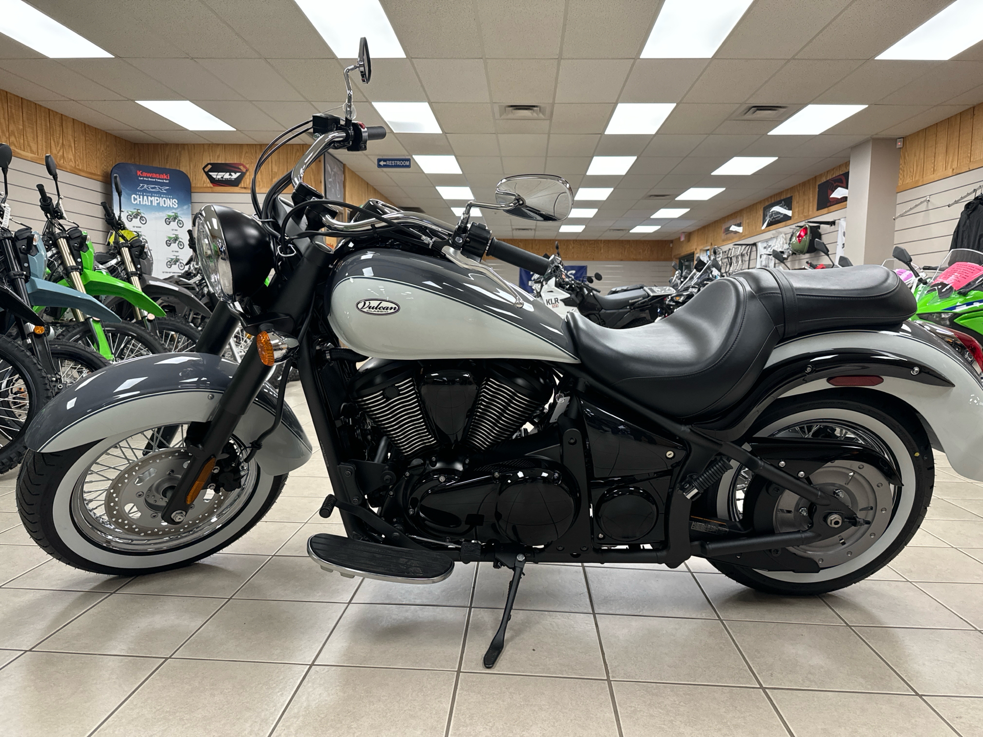 2024 Kawasaki Vulcan 900 Classic in Topsham, Maine - Photo 4