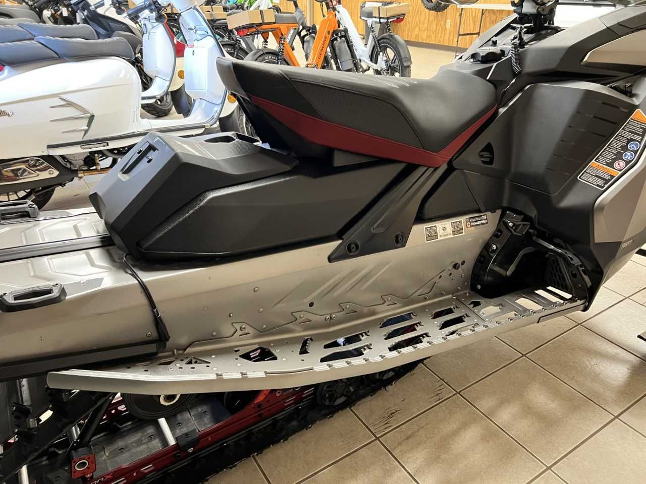 2023 Ski-Doo Renegade X-RS 850 E-TEC ES Ice Ripper XT 1.25 in Topsham, Maine - Photo 6