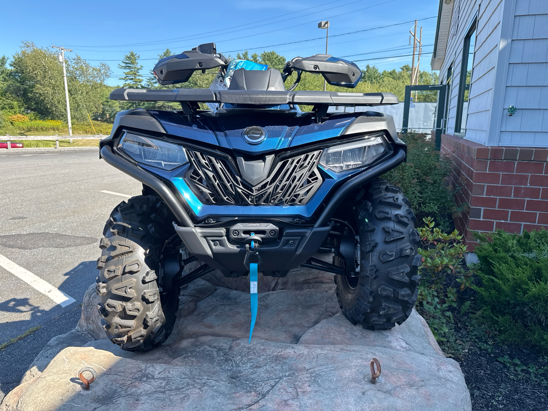 2025 CFMOTO CForce 600 in Topsham, Maine - Photo 3