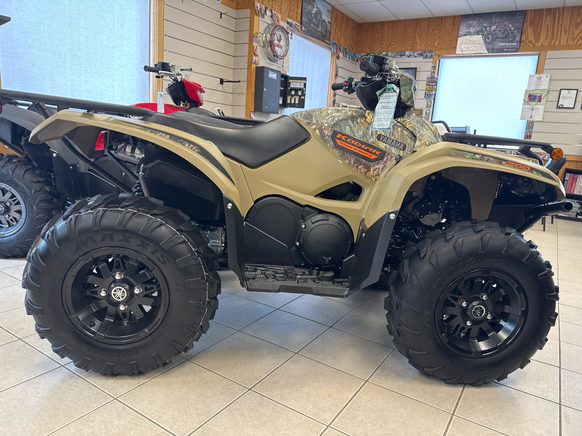 2025 Yamaha Kodiak 700 EPS in Topsham, Maine - Photo 3