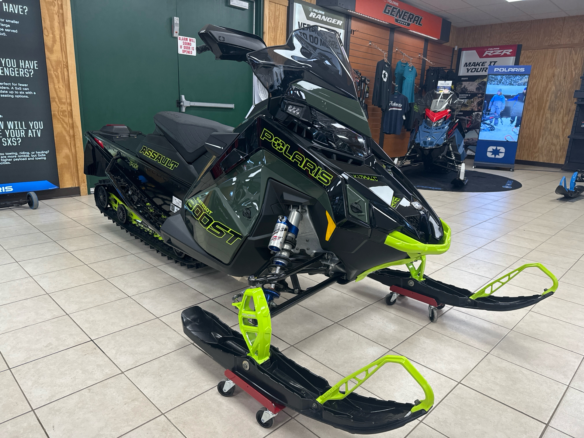 2024 Polaris Patriot Boost Switchback Assault 146 SC ES in Topsham, Maine - Photo 1