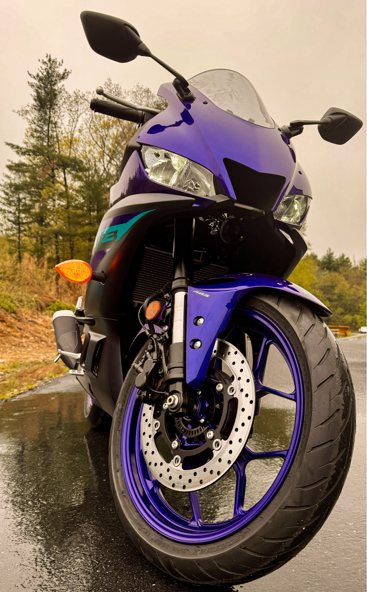 2024 Yamaha YZF-R3 in Topsham, Maine - Photo 11