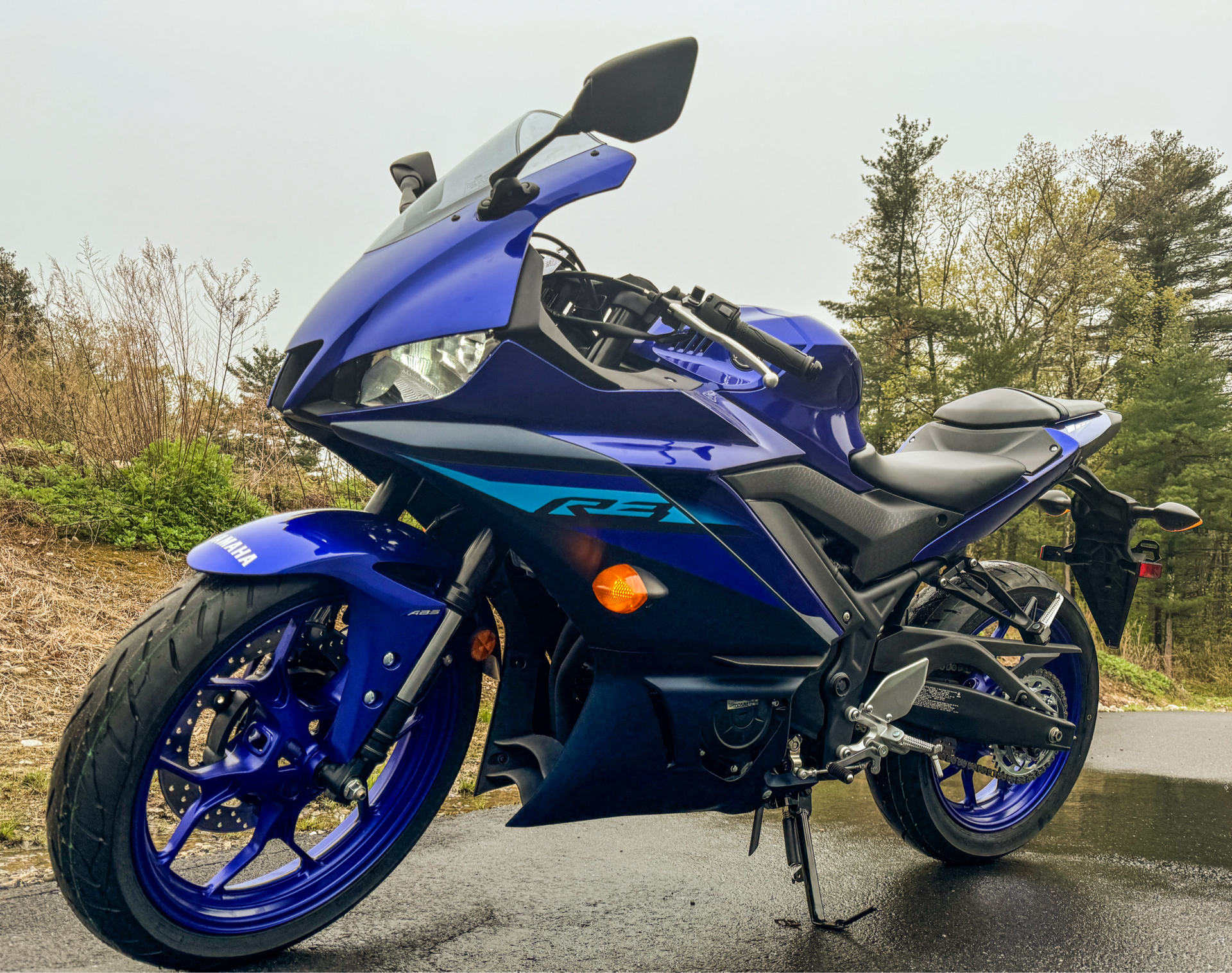 2024 Yamaha YZF-R3 in Topsham, Maine - Photo 3
