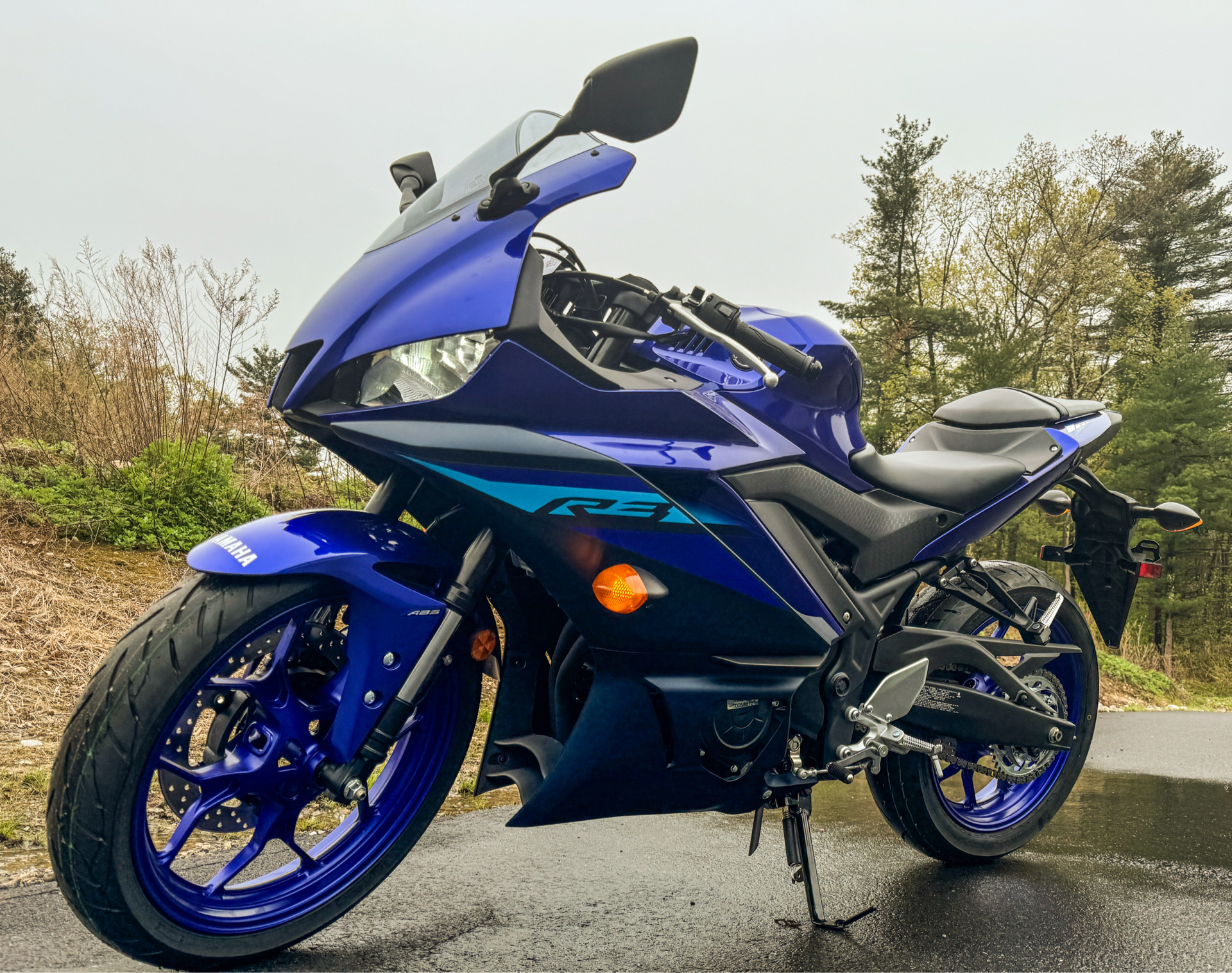 2024 Yamaha YZF-R3 in Topsham, Maine - Photo 11