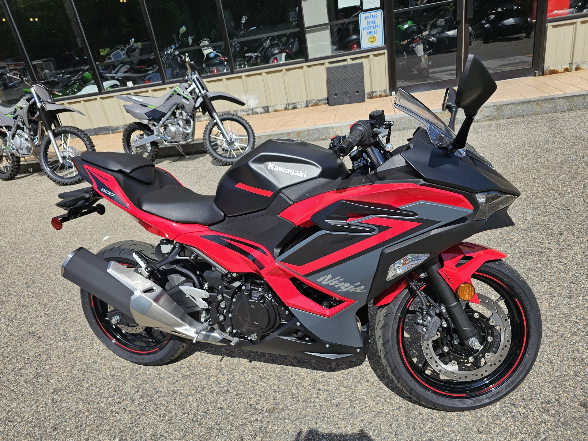 2025 Kawasaki Ninja 500 ABS in Tyngsboro, Massachusetts - Photo 5