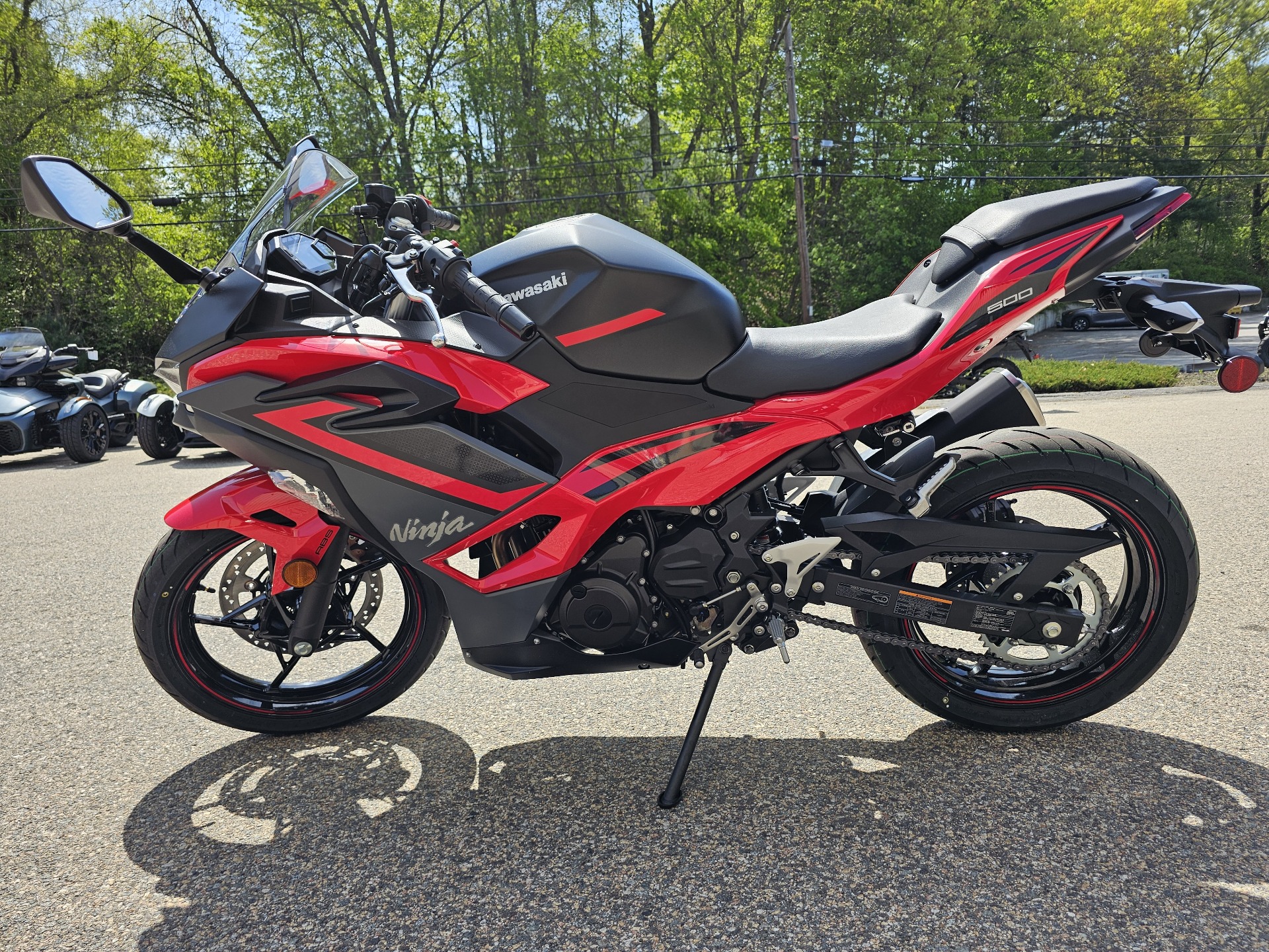 2025 Kawasaki Ninja 500 ABS in Tyngsboro, Massachusetts - Photo 11