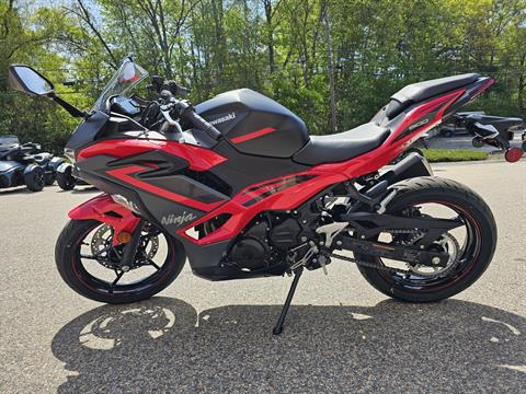 2025 Kawasaki Ninja 500 ABS in Tyngsboro, Massachusetts - Photo 11