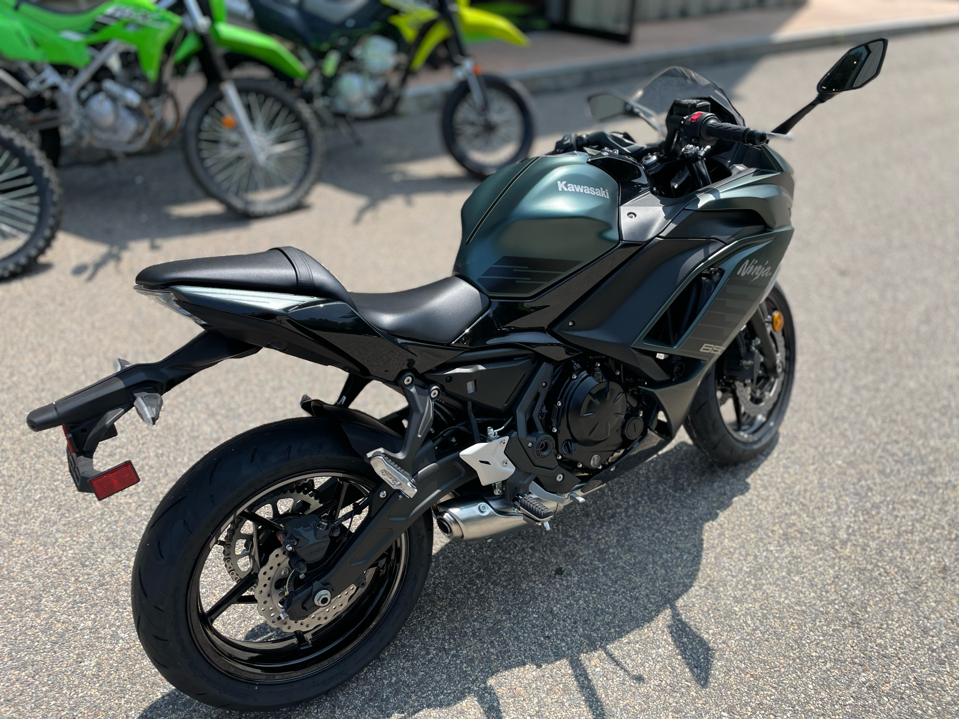 2025 Kawasaki Ninja 650 ABS in Tyngsboro, Massachusetts - Photo 16