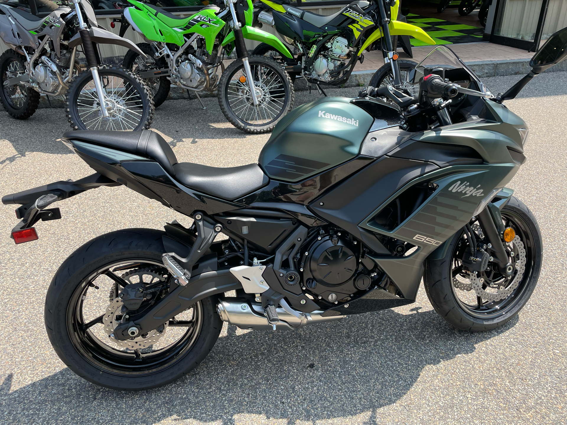 2025 Kawasaki Ninja 650 ABS in Tyngsboro, Massachusetts - Photo 17