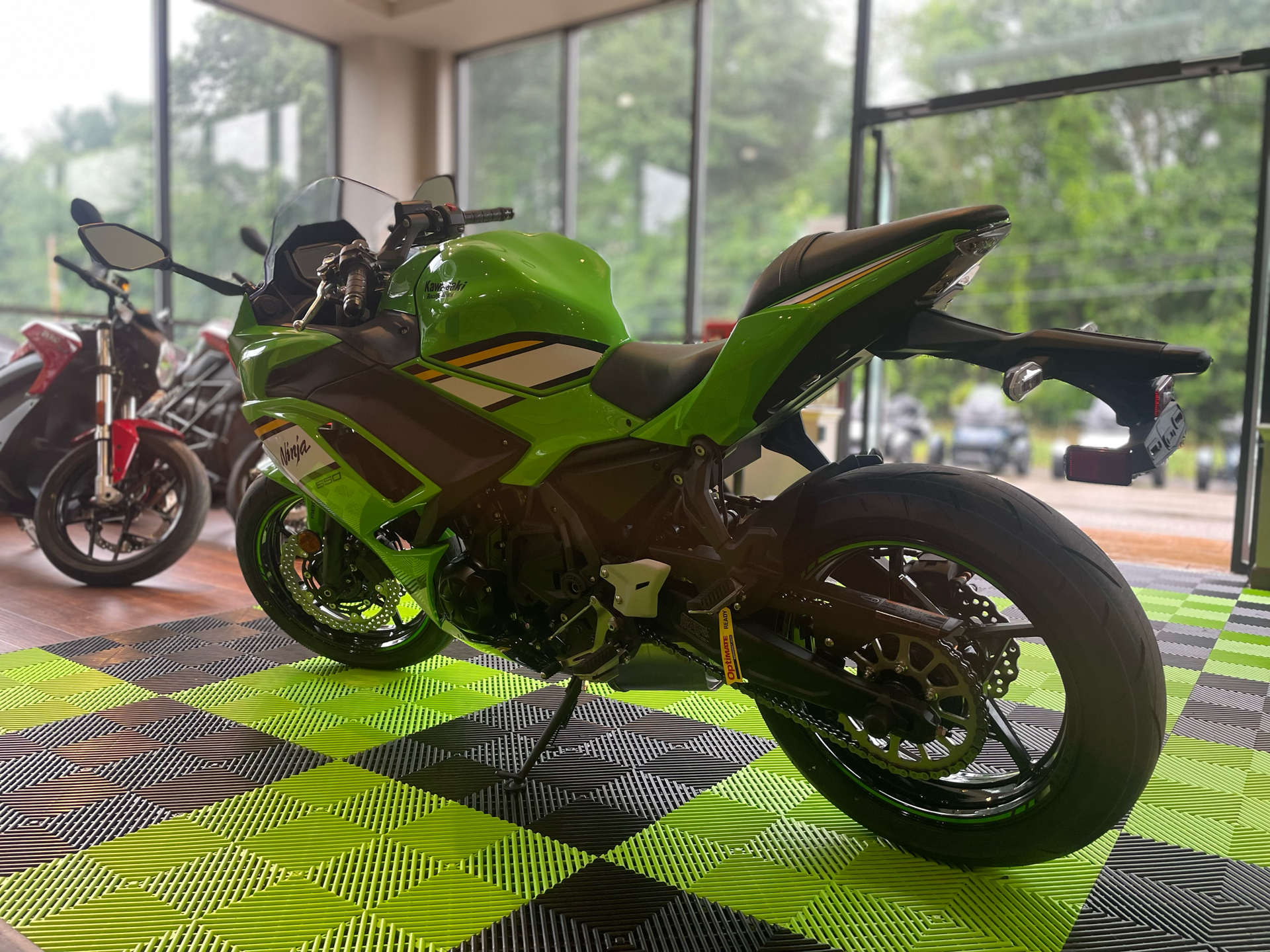 2025 Kawasaki Ninja 650 KRT Edition ABS in Tyngsboro, Massachusetts - Photo 7
